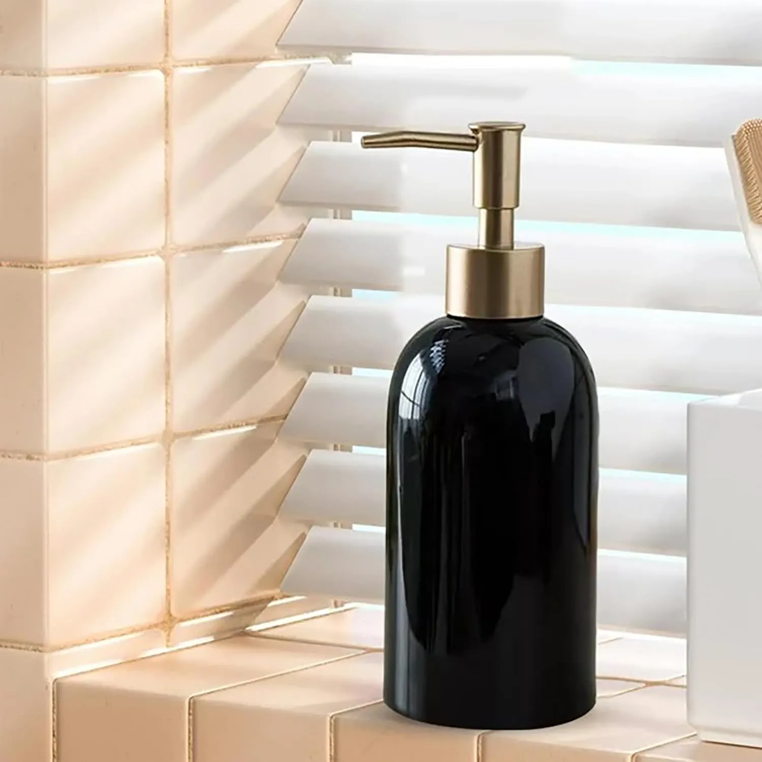 Homestic Liquid Soap Dispenser | Handwash Soap Dispenser | Soap Dispenser for Wash Basin | Shampoo Dispenser Bottle | Bathroom Dispenser Bottle | 420 ML | Black