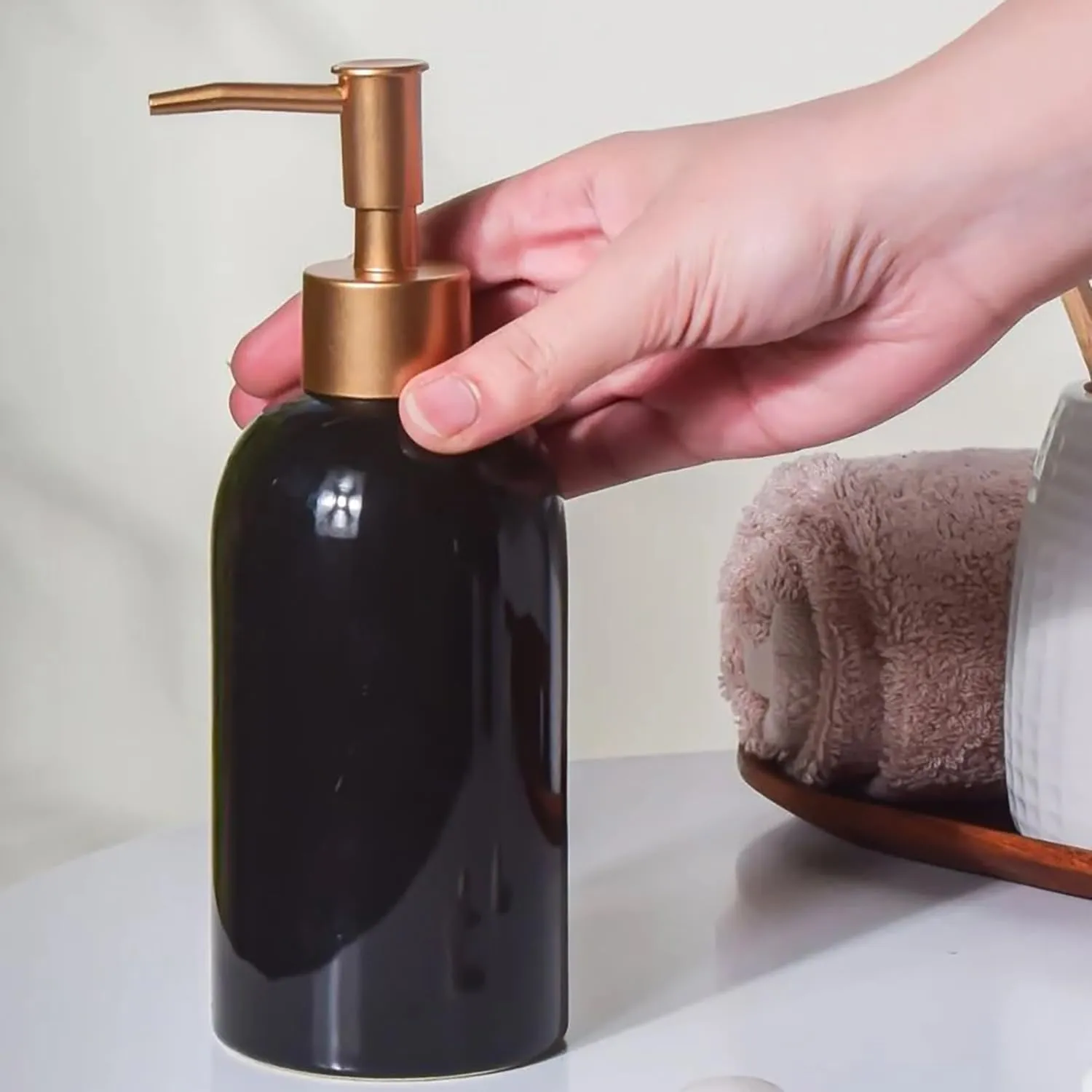 Homestic Liquid Soap Dispenser | Handwash Soap Dispenser | Soap Dispenser for Wash Basin | Shampoo Dispenser Bottle | Bathroom Dispenser Bottle | 420 ML | Black