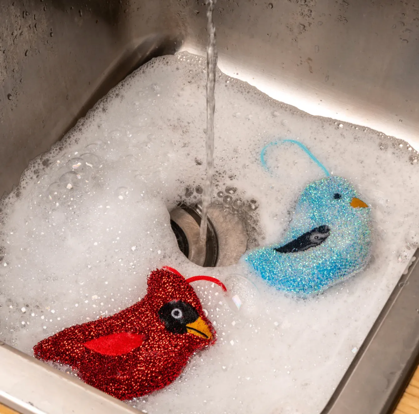 Kikkerland Songbird Scratch Free Scrubber Sponges – Set of 2